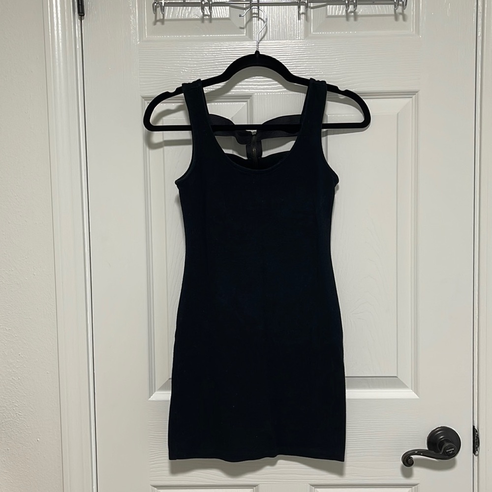 Black bodycon dress